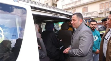 محافظ دمياط يتابع التزام السائقين بتعريفة المواصلات عقب تحريك أسعار الوقود الأخيرة